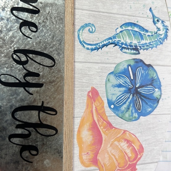 Wood and Metal “Catch Me By The Sea” Sign Plaque with Seahorse Shells & Starfish - Picture 5 of 5